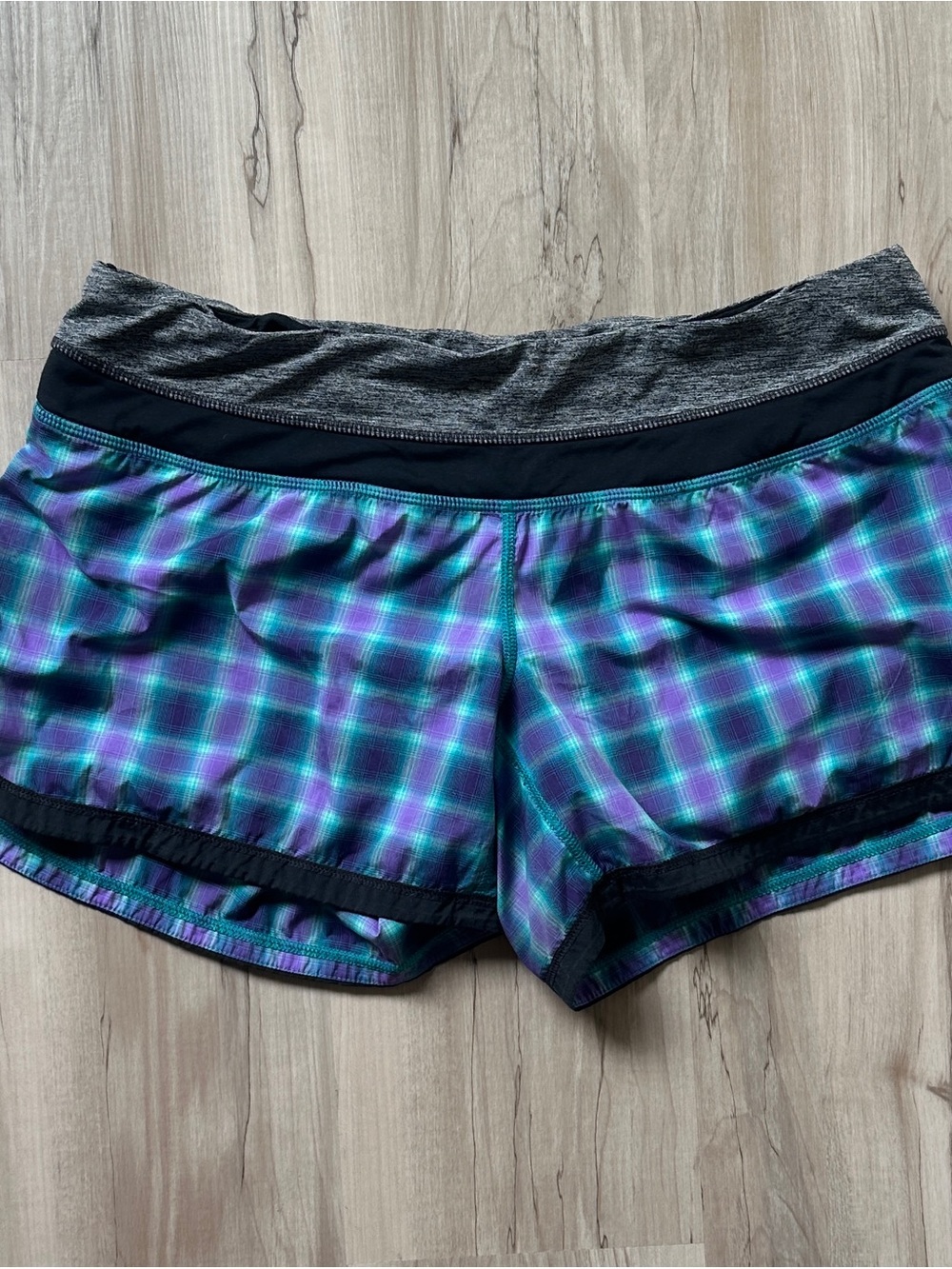 Lululemon Plaid Running Shorts Purple Teal Size 6